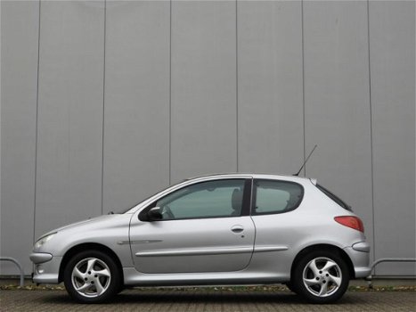 Peugeot 206 - 1.6 16V 3DRS QUICKSILVER - 1