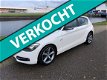 BMW 1-serie - 116i Business+ / Harman Kardon / PDC / Groot navi / Sport / 5 deurs - 1 - Thumbnail