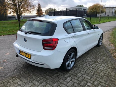 BMW 1-serie - 116i Business+ / Harman Kardon / PDC / Groot navi / Sport / 5 deurs - 1