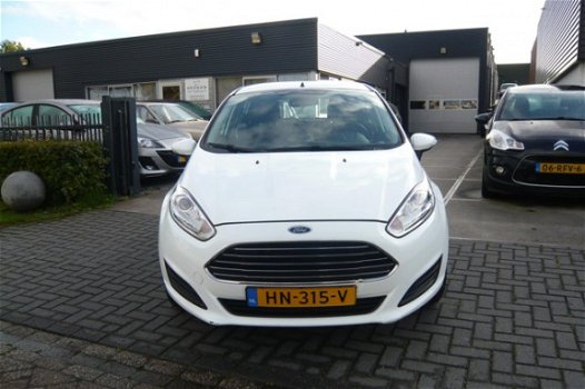 Ford Fiesta - 1.5 TDCi Style Lease 5 DEURS AIRCO NAV Euro6 - 1