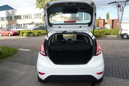 Ford Fiesta - 1.5 TDCi Style Lease 5 DEURS AIRCO NAV Euro6 - 1