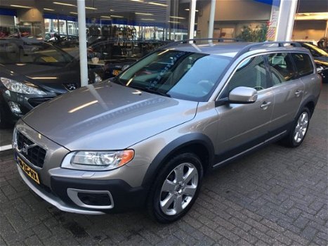 Volvo XC70 - 2.4 D5 Summum AUTOMAAT LEDER XENON 4 WD - 1