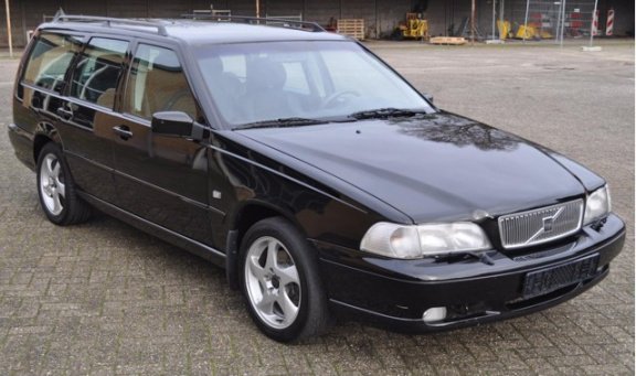 Volvo V70 - 2.5 TDI Sports-Line - 1