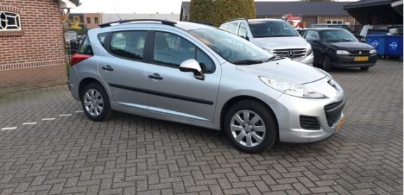 Peugeot 207 - 1.4 XR - 1