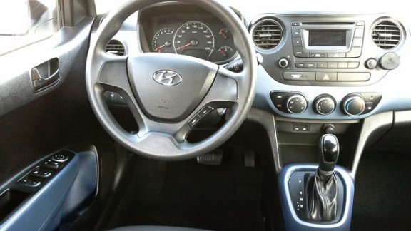 Hyundai i10 - 1.2i AUTOMAAT + AIRCO + 5 DEURS - 1