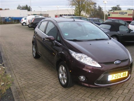 Ford Fiesta - 1.25 82PK GHIA - 1