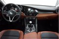 Alfa Romeo Giulia - 2.2 Eco Business Super | NAVIGATIE | ACHTERUITRIJCAMERA | PARKEERSENSOREN | - 1 - Thumbnail
