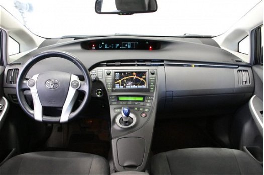 Toyota Prius - 1.8 Dynamic NAVIGATIE + AUTOMAAT - 1