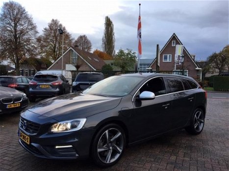 Volvo V60 - 2.4 D6 AWD/AUT/XEN/LEDER/HYBRID R-design - 1