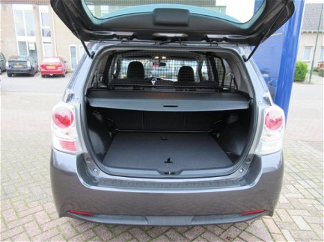 Toyota Verso - 1.8 VVT-i 5 Pers. (Airco, Cruise, Navi, Camera) - 1