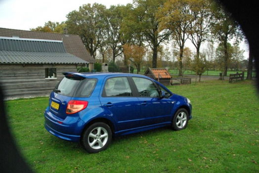 Suzuki SX4 - 1.9 D Exclusive Gratis onderhoudsbeurt en tenaamstelling - 1