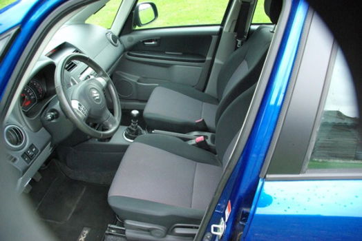 Suzuki SX4 - 1.9 D Exclusive Gratis onderhoudsbeurt en tenaamstelling - 1