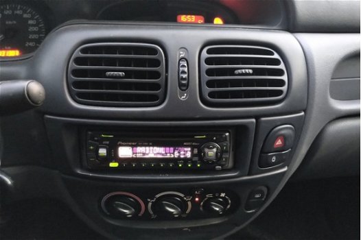 Renault Mégane - 1.6-16V Authentique NETJES GOED ONDERHOUDEN WEINIG GELOPEN AIRCO NWE APK - 1