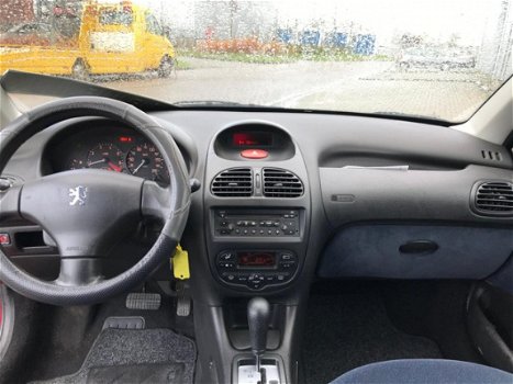 Peugeot 206 - 1.6-16V Gentry automaat NIEUWE APK - 1