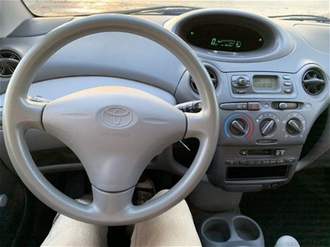 Toyota Yaris - 1.0-16V VVT-i Stuurbekrachtiging Apk:Juli 2020 - 1