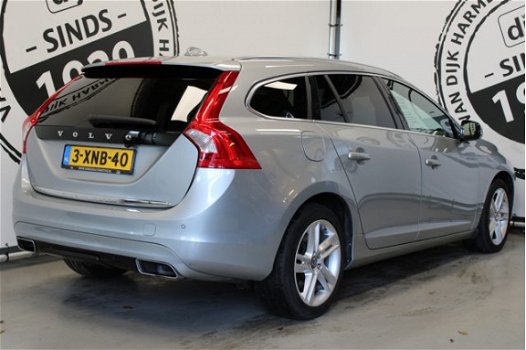 Volvo V60 - 2.4 D6 AWD Plug-In Hybrid Summum XENON LEDER MEMORY SCHUIFDAK *EX BTW - 1