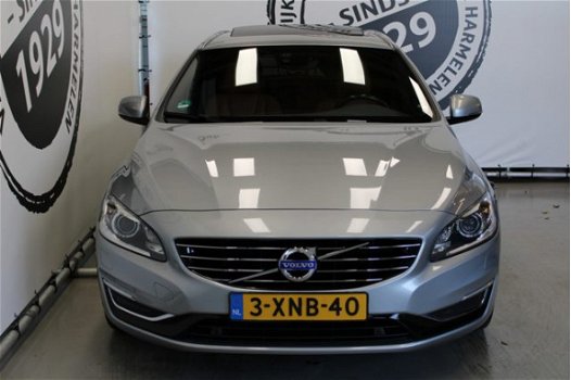 Volvo V60 - 2.4 D6 AWD Plug-In Hybrid Summum XENON LEDER MEMORY SCHUIFDAK *EX BTW - 1