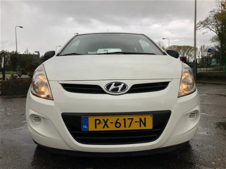 Hyundai i20 - 1.1 CRDi i-Motion Blue Drive * Org. 123.983km + Boekjes / 2011 / Zeer Zuinig 1:23, 8 - 1