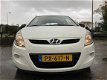 Hyundai i20 - 1.1 CRDi i-Motion Blue Drive * Org. 123.983km + Boekjes / 2011 / Zeer Zuinig 1:23, 8 - 1 - Thumbnail