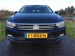 Volkswagen Passat Variant - 1.6 TDI Highline Business Automaat/DAB+/Clima/Navi 09-2017 - 1 - Thumbnail