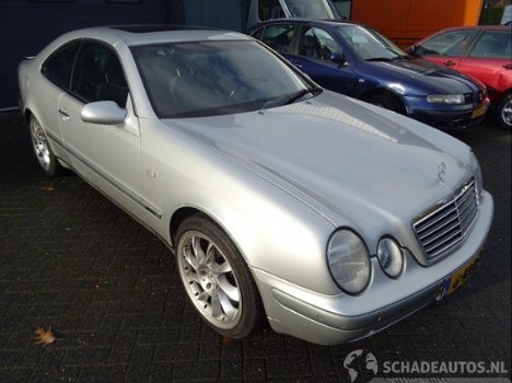 Mercedes-Benz CLK-klasse Coupé - - 200 Elegance - 1