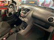 Toyota Aygo - 1.0-12V + Nwe apk, airco, zeer zuinig en wegenbelasting slechts €17p/m - 1 - Thumbnail