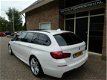 BMW 5-serie Touring - 520d High Executive M Pakket /Leder / Navi / Panoramadak / Dealeronderhouden - 1 - Thumbnail