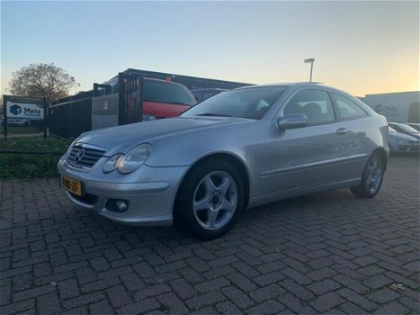 Mercedes-Benz C-klasse Sportcoupé - 230 K. ( KM NAP / NW APK / AIRCO / PANO ) - 1