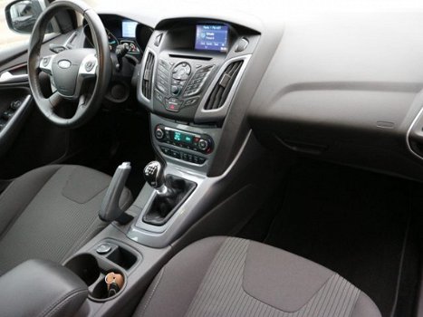 Ford Focus Wagon - 1.0 EcoBoost Edition Plus 125pk met 17inch, Trekhaak, 100% dealer onderhouden - 1