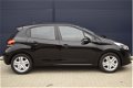 Peugeot 208 - 1.2 82 PK SIGNATURE, NAVI, PDC, CARPLAY, NIEUWE AUTO - 1 - Thumbnail