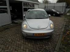 Volkswagen New Beetle - 1.6 Highline