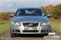 Volvo V70 - T4 180pk Limited Edition *NL-AUTO *LEDER *TREKHAAK - 1 - Thumbnail