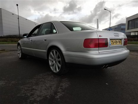 Audi S8 - 4.2 V8 - 1