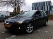 Ford Focus Wagon - 1.6-16V Futura - 1 - Thumbnail