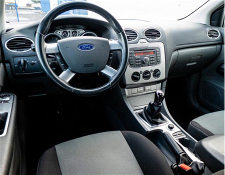 Ford Focus Wagon - 1.6 Comfort - Dealer onderhouden - NL auto - 1