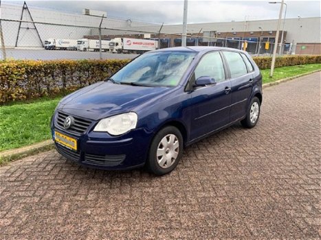 Volkswagen Polo - 1.4-16V Trendline - 1