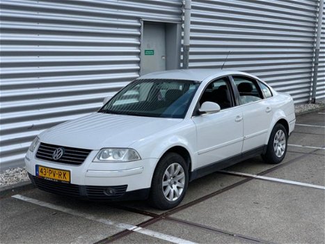 Volkswagen Passat - 1.9 TDI 130pk Sportline - 1