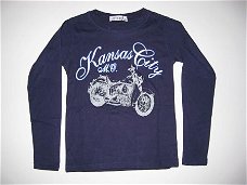 longsleeve in donkerblauw met motor in mt 134/140