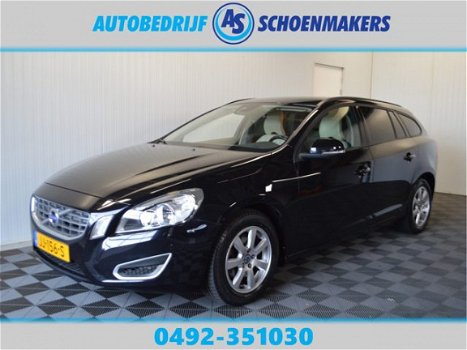 Volvo V60 - 1.6 DRIVe Summum // NAVI LEER DVD CLIMA CRUISE PDC - 1