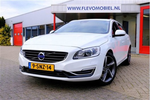 Volvo V60 - 2.4 D6 AWD Plug-In Hybrid Summum Aut. Xenon/Leder/Navi/Schuifdak/Enz - 1