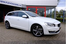 Volvo V60 - 2.4 D6 AWD Plug-In Hybrid Summum Aut. Xenon/Leder/Navi/Schuifdak/Enz