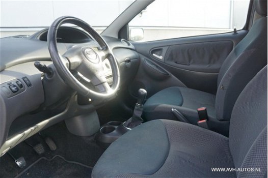 Toyota Yaris - 1.3 VVT-i Sol - 1