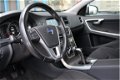 Volvo V60 - 2.0 D4 Momentum Navi - Parkeersensoren - Nette auto - 1 - Thumbnail