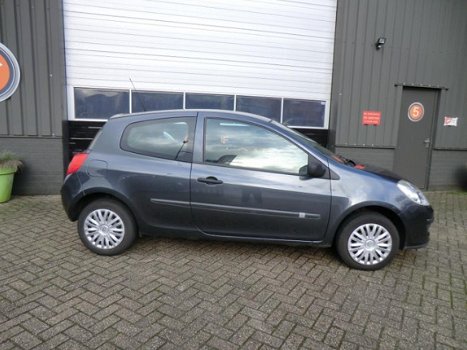 Renault Clio - 1.2-16V Special Line airco nette auto - 1