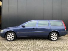 Volvo V70 - 2.4 170pk '04/Lmv/Leder/Nwe distributie/Youngtimer