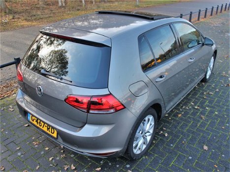 Volkswagen Golf - 1.4 TSI Highline Panoramadak Leer Xenon - 1