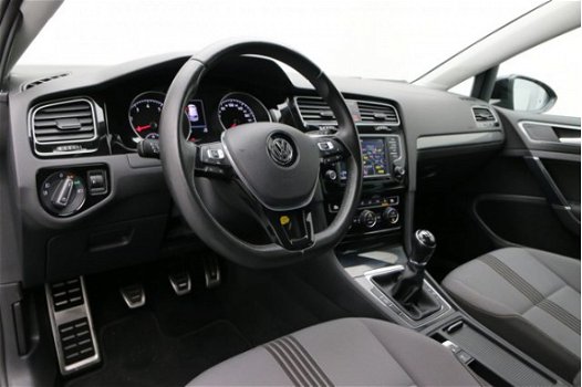 Volkswagen Golf - 1.2 TSI Comfortline Allstar | Navigatie | Cruise Control | Climatronic | Parkeerse - 1