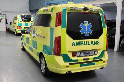 Volvo V70 - 2.4 D5 AWD NILSSON Ambulance/ Krankenwagen - 1