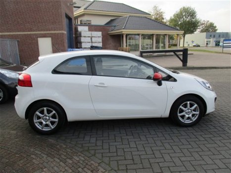 Kia Rio - 1.2 CVVT ComfortLine - 1