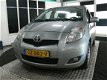 Toyota Yaris - 1.0 VVT-i COMFORT 5D-AIRCO-TRKH-MOOIE AUTO - 1 - Thumbnail